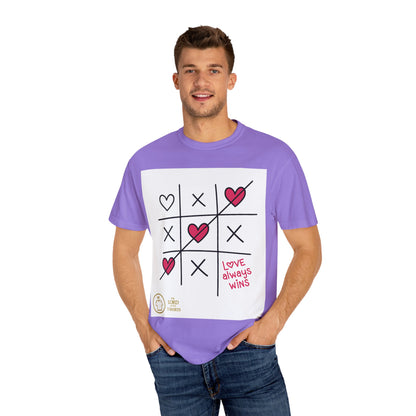 Women's T-Shirt with Tic-Tac-Toe Design and 'Love Always Wins' Message - Casual Style by The Lord of the T-Shirts