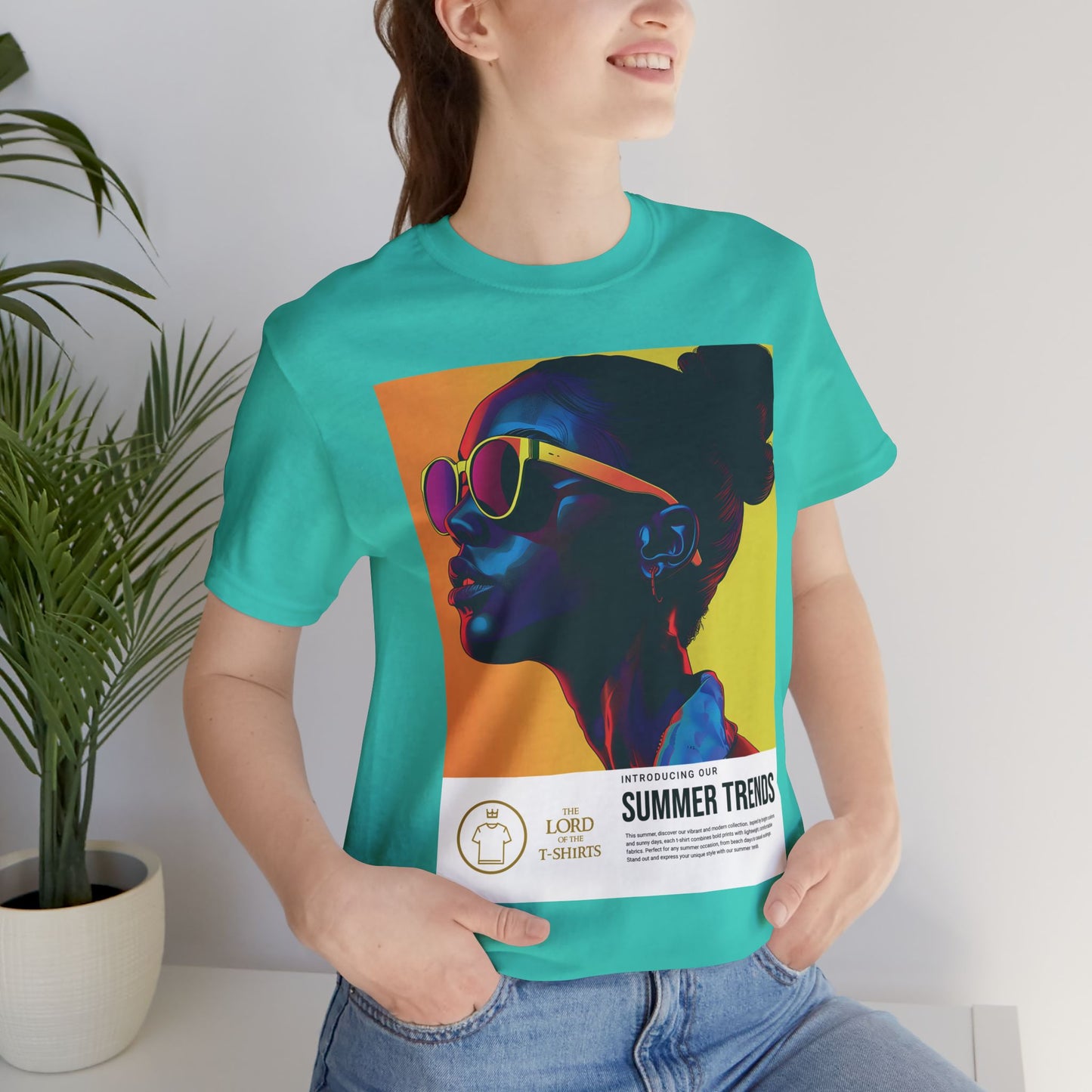 Woman Urban and Trendsetting Style: T-Shirt Inspired by Modern Trends | The Lord of the T-Shirts