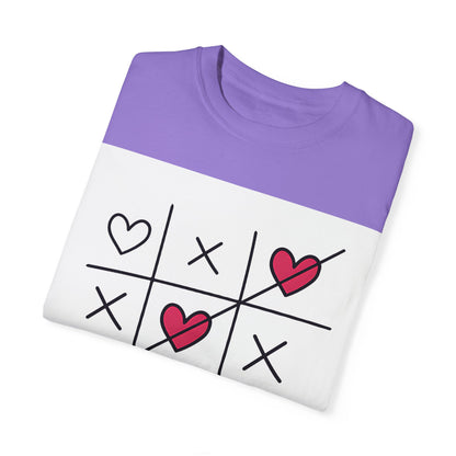 Women's T-Shirt with Tic-Tac-Toe Design and 'Love Always Wins' Message - Casual Style by The Lord of the T-Shirts