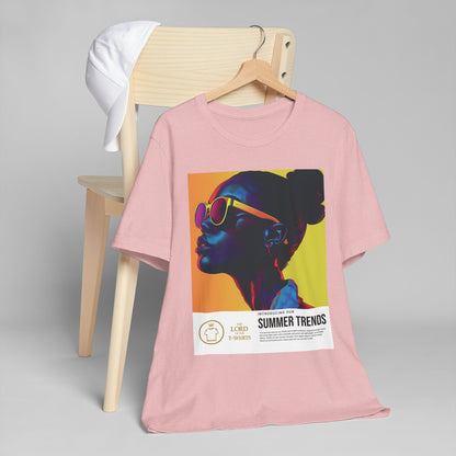 Woman Urban and Trendsetting Style: T-Shirt Inspired by Modern Trends | The Lord of the T-Shirts